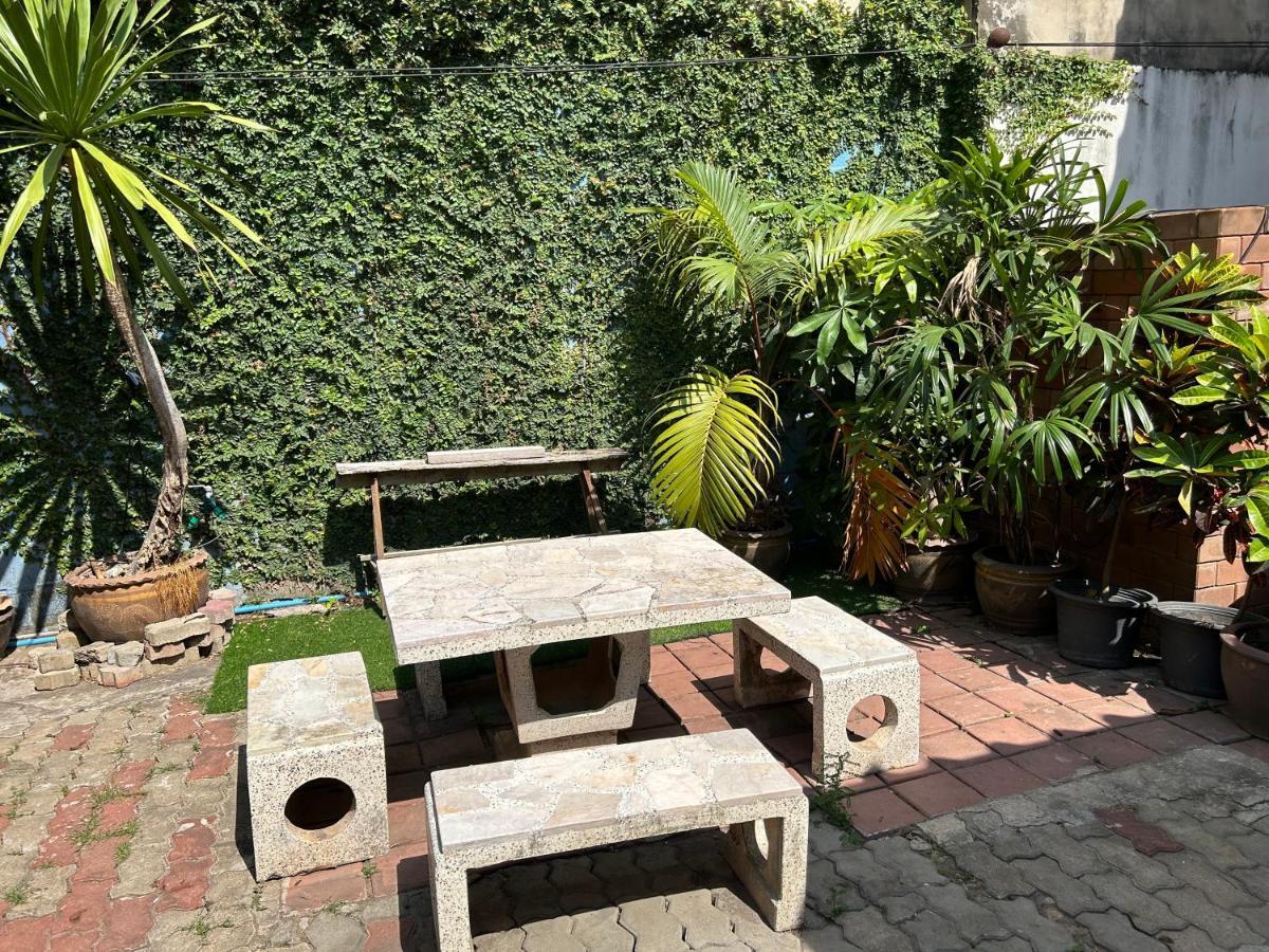 Thaitae Guesthouse Huahin Kültér fotó